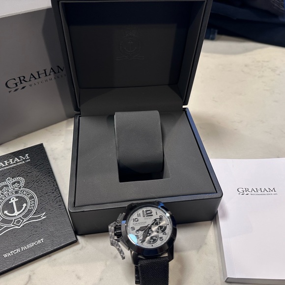 Graham Chronofighter Oversized with original box and unsigned papers. - Picture 2 of 6